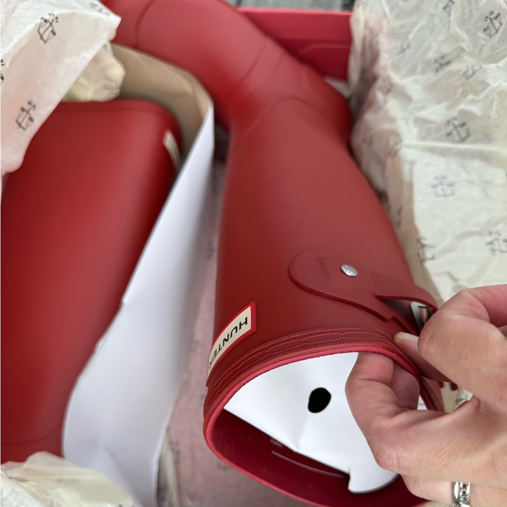 NEW WITH TAGS, Hunter Woman Original Tall Rain Boots Red NEVER WORN - Picture 5 of 7